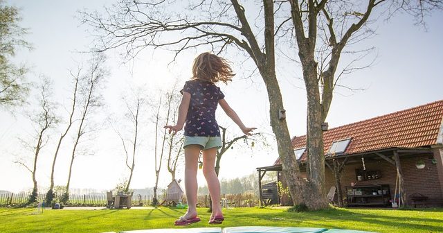 trampoline-2227667_640